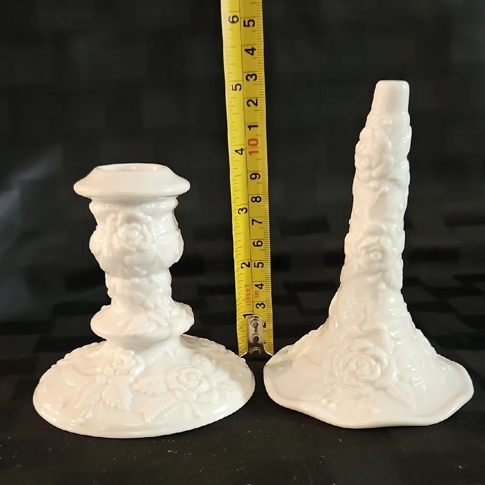 Elegant Porcelain Ceramic Decorative Bud Vase/Candle Holder, Epergne